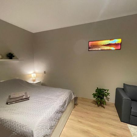 Cozy Apartment Close To Riga Airport Exterior foto